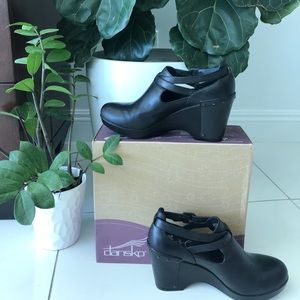 Dansko - Franka Antique Full Grain Black Wedge